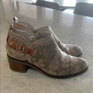 Stylish Women's Ankle Boots - Brown. Pikolinos 37